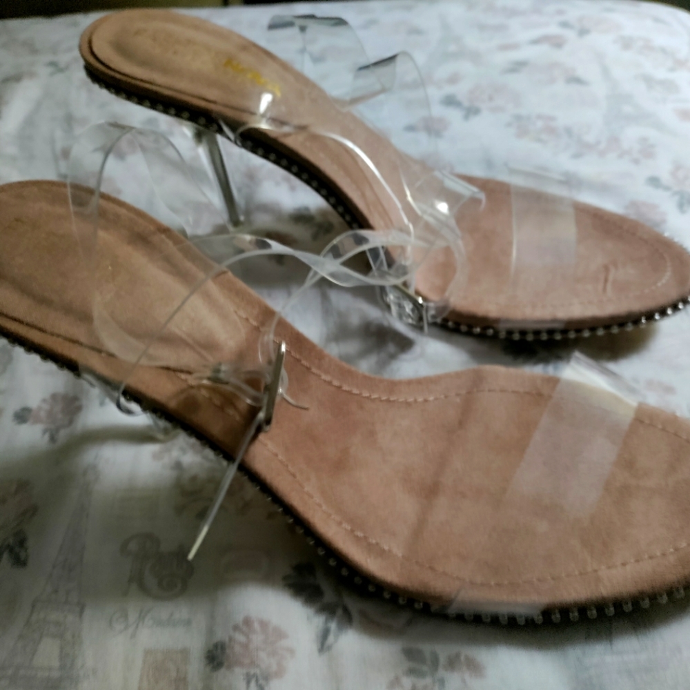 Clink Heels Shoes, Size 7, 3.5 inch Heels, Color: Charmed Nude